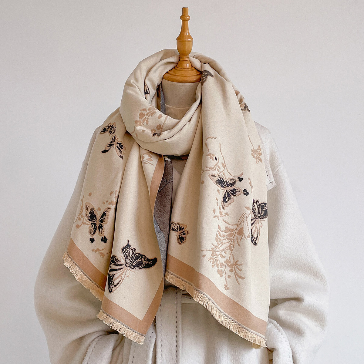 وشاح نسائي من الكشمير الصناعي  - مراجعة Woven Scarf Blanket وسعره